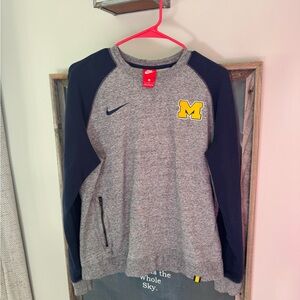 Nike Red Tag NCAA Michigan
Wolverines Long Sleeve Crew Neck
Sweatshirt